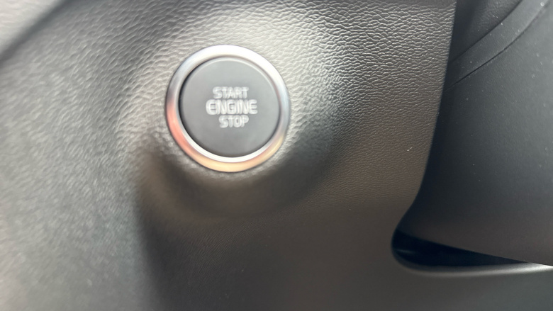 Volvo XC40 2.0 B3P Plus Black Edition 5dr Auto Petrol Estate